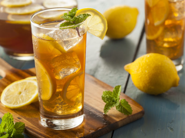 Homemade Iced Tea with Lemons and Mint