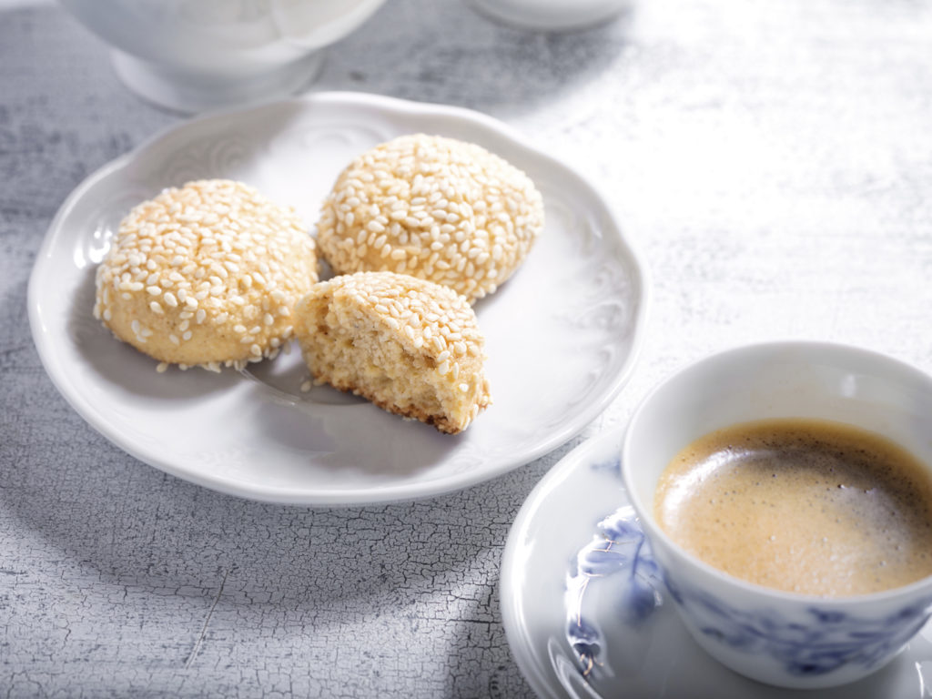 Almond cookies and coffee