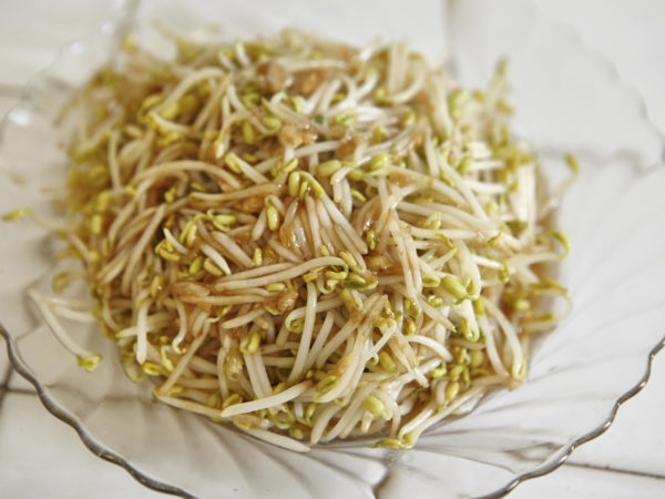 Stir fried bean sprout on the plate ready to be eaten