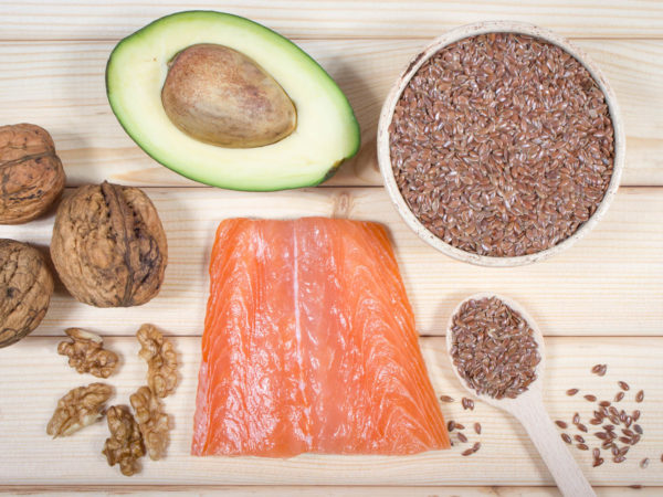 Sources of omega 3 fatty acids: flaxseeds, avocado, salmon and walnuts