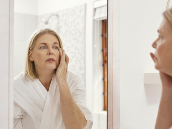 Shot of a mature woman looking at herself in the bathroom mirrorhttp://195.154.178.81/DATA/i_collage/pu/shoots/806162.jpg