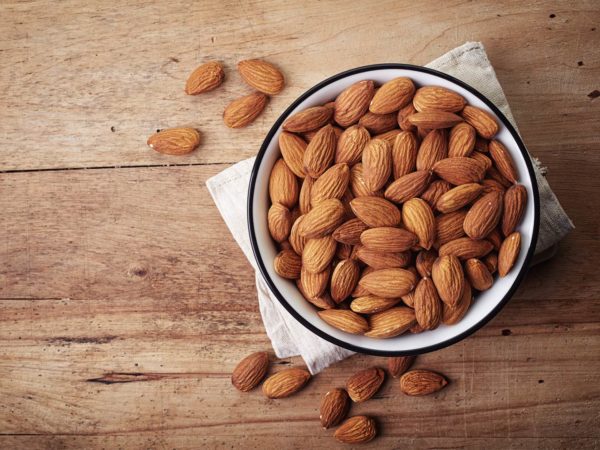 almonds to improve cholesterol