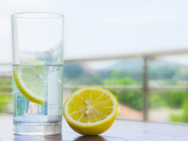 Are You Drinking Lemon Water Each Morning? 4 Reasons You Should