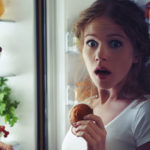 Do You Eat Right Before You Sleep? 2 Reasons To Break That Habit