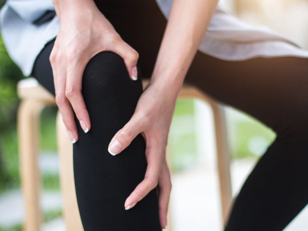 Menopause And Knee Arthritis | Weekly Bulletins | Andrew Weil M.D.